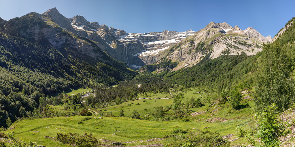 Cirque_de_Gavarnie,_Haute-Pyrénées,_France